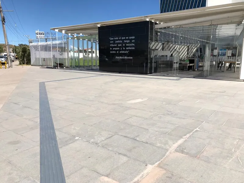 Guía podotáctil en Consejo de la Judicatura Federal