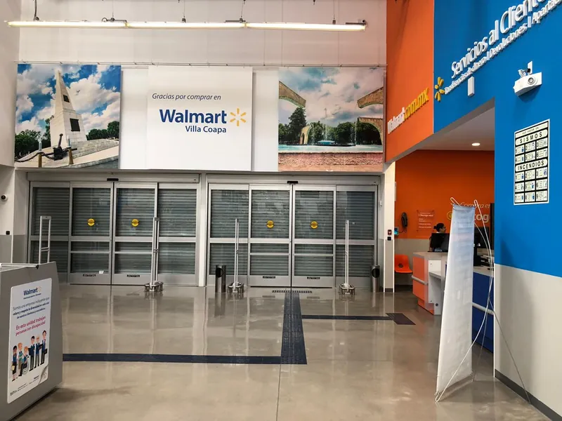 Guía podotáctil en supermercado